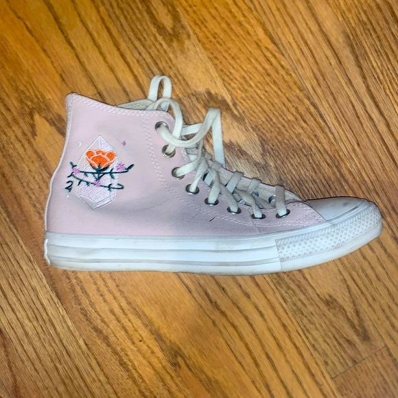 Limited edition converse size 9 high tops. - Picture 11 of 11